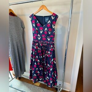 SOLD Mod cloth flare midi dress size 6 pink floral print on navy